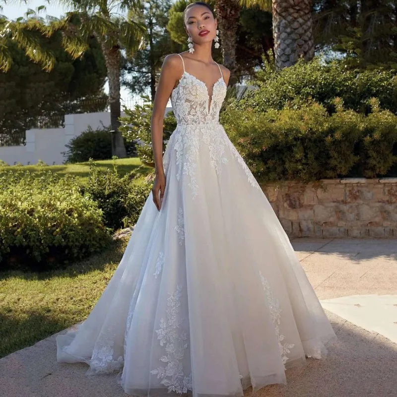 Elegant Wedding Dresses Women Sweetheart Lace Applique Open Back Tulle Spaghetti Straps Bridal Ball Gown Train Vestidos De Novia
Elegant Wedding Dresses Women Sweetheart Lace Applique Open Back Tulle Spaghetti Straps Bridal Ball Gown Train Vestidos De Novia