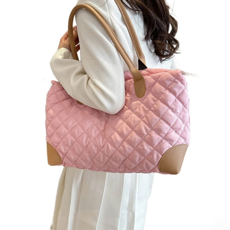 2023 NEW Tote Bag Shopping Bag Quilted Handbag Bag Versatile Shoulder Bag for Women Large Capacity Zipper Bag Armpit Bag
2023 NEW Tote Bag Shopping Bag Quilted Handbag Bag Versatile Shoulder Bag for Women Large Capacity Zipper Bag Armpit Bag