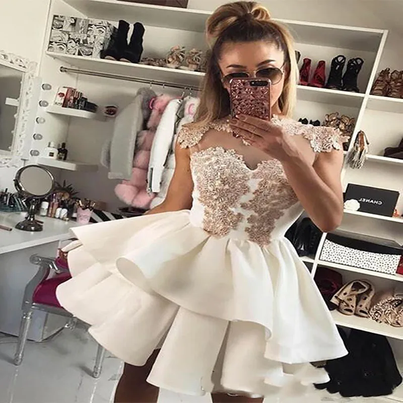 2023 A-Line Mini Homecoming Dresses Classic Appliques Sexy Sheer Back Zipper Evening Party Cocktail Dress Club Wear for Women
2023 A-Line Mini Homecoming Dresses Classic Appliques Sexy Sheer Back Zipper Evening Party Cocktail Dress Club Wear for Women