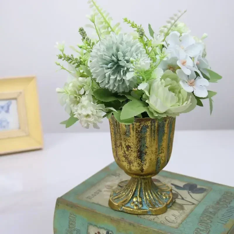 Vintage Iron Flower Pot Golden Metal Vase Photography Prop Decorative Decorations for Home Dried Flowers and Flower Arrangements
Vintage Iron Flower Pot Golden Metal Vase Photography Prop Decorative Decorations for Home Dried Flowers and Flower Arrangements