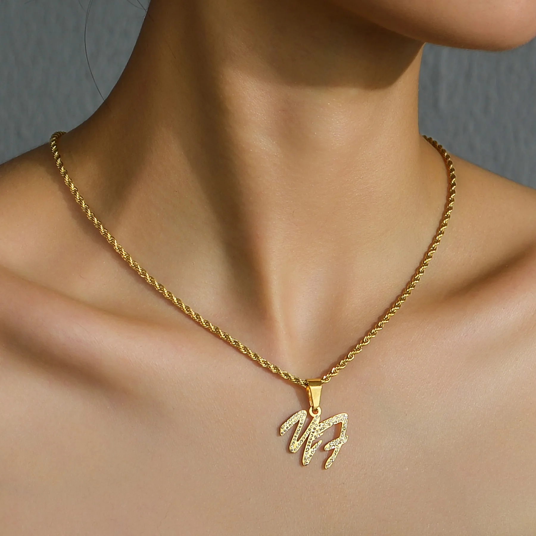 Fashion Custom Stainless Steel Alphabet Pendant Necklaces for Women Personalized Zircons Thick Chain Male Birthday Jewelry Gift
Fashion Custom Stainless Steel Alphabet Pendant Necklaces for Women Personalized Zircons Thick Chain Male Birthday Jewelry Gift