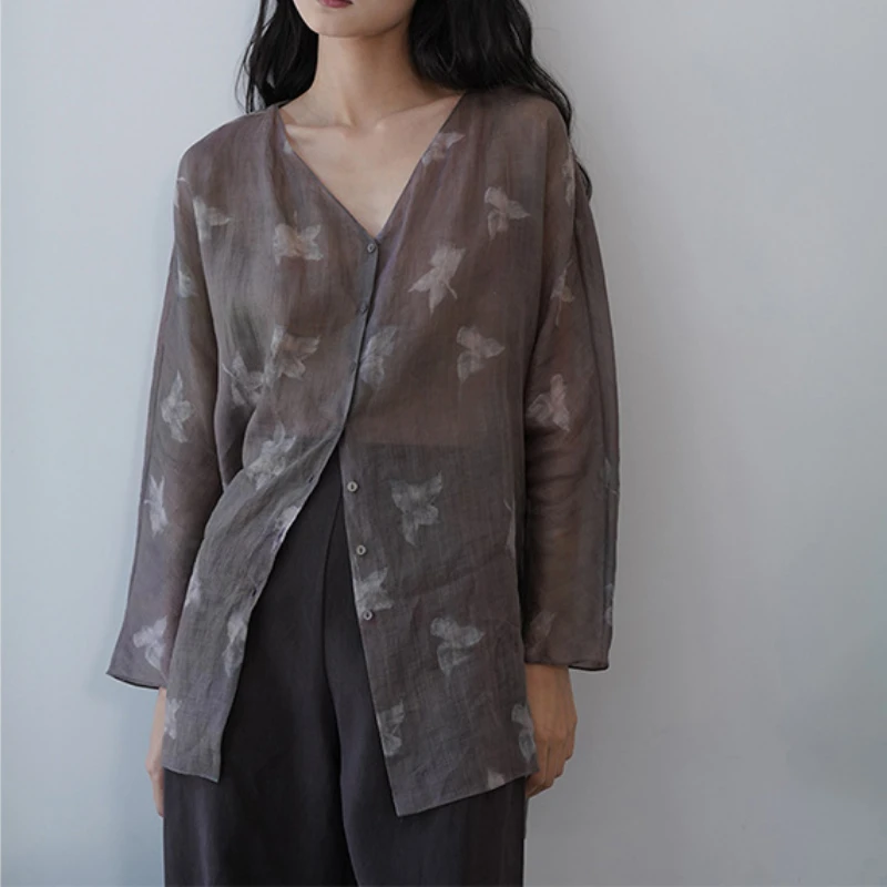 2023 Autumn New Jasmine Purple V-neck Micro-transparent Printing Mid-length Women Ramie Shirt
2023 Autumn New Jasmine Purple V-neck Micro-transparent Printing Mid-length Women Ramie Shirt