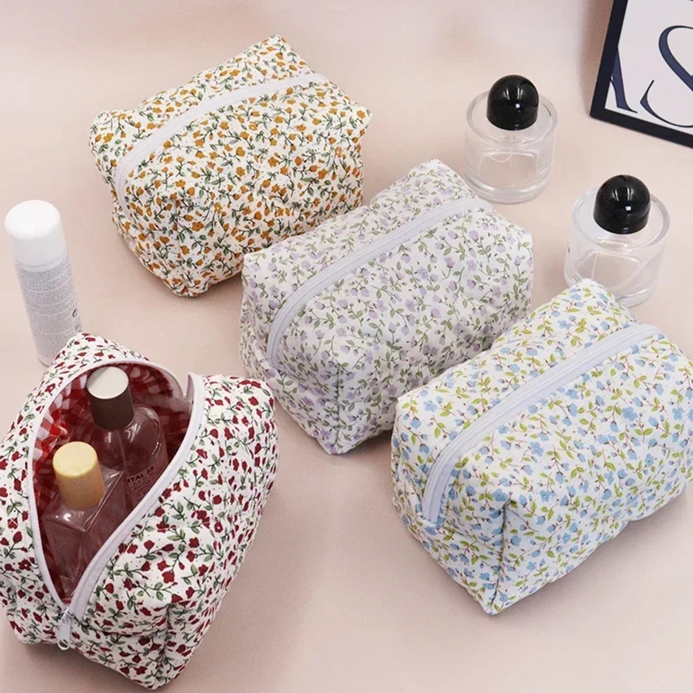 Korean Style Floral Cosmetic Bag Travel Skincare Zipper Pouch Toiletry Organizer for Beauty Makeup Organizer Plush Storage Bag 
Korean Style Floral Cosmetic Bag Travel Skincare Zipper Pouch Toiletry Organizer for Beauty Makeup Organizer Plush Storage Bag