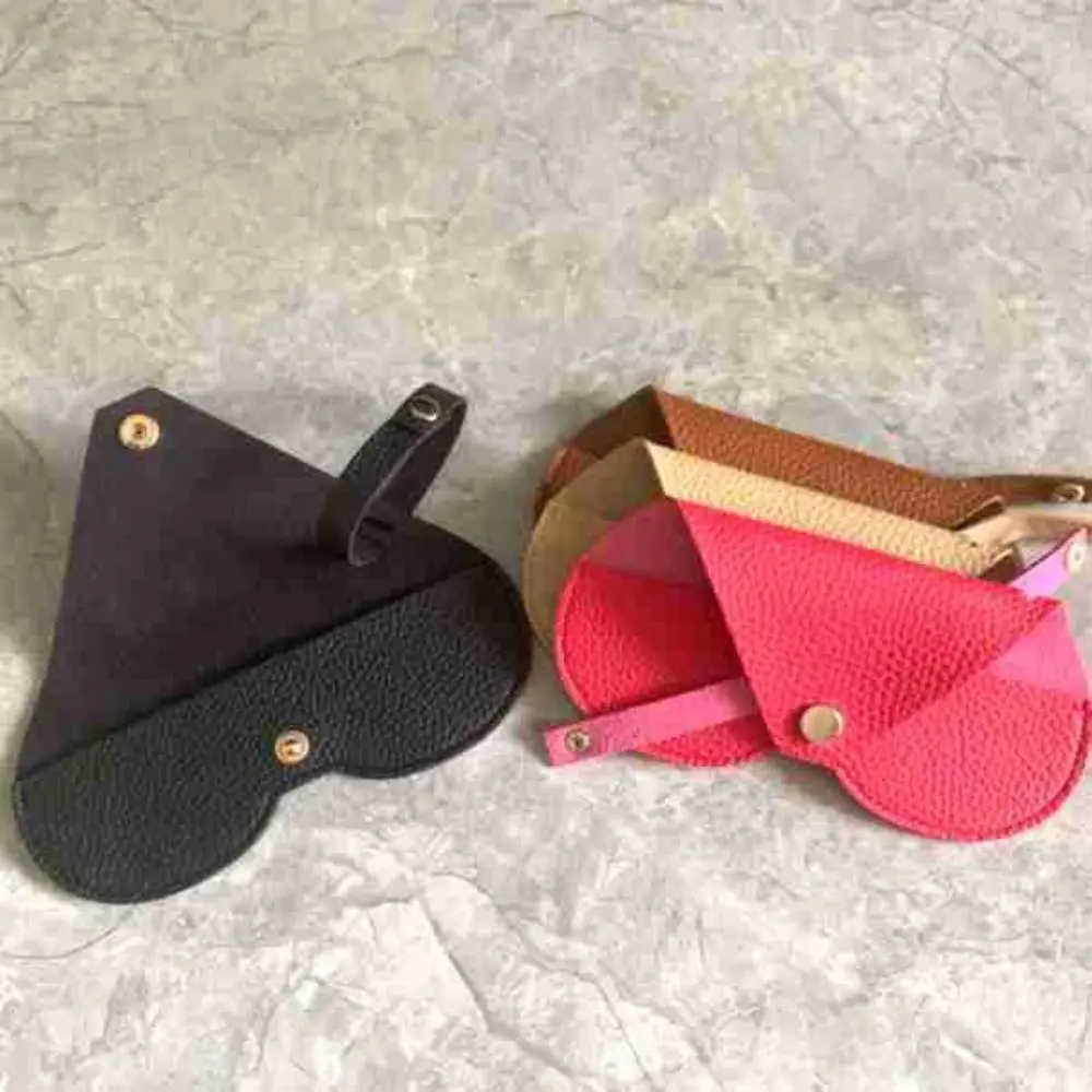 Travel Anti Pressure PU Leather Glasses Bag Spectacle Case Protective Sleeve lasses Case Sunglasses Storage Bag
Travel Anti Pressure PU Leather Glasses Bag Spectacle Case Protective Sleeve lasses Case Sunglasses Storage Bag