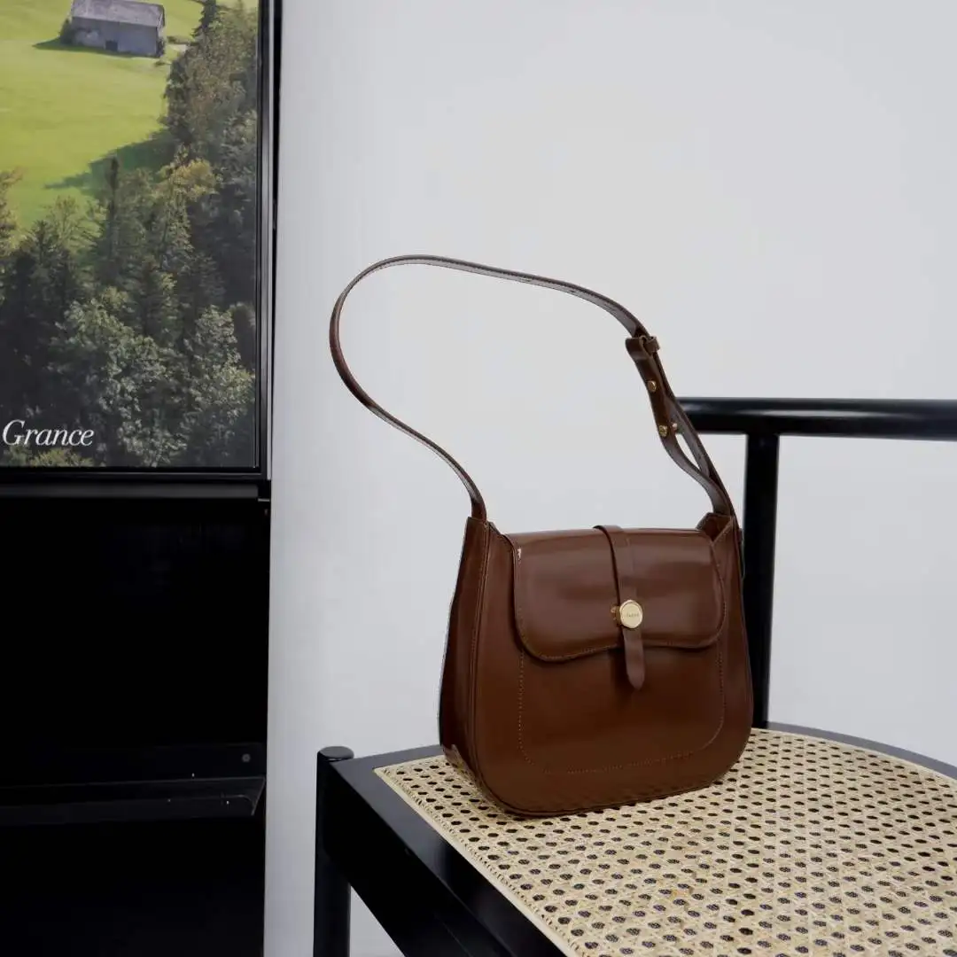 FIRMRANCH Korean Trendy Retro French Style Simple Bright Genuine Leather Texture Women's Magnetic Button Shoulder Underarm Bag
FIRMRANCH Korean Trendy Retro French Style Simple Bright Genuine Leather Texture Women's Magnetic Button Shoulder Underarm Bag