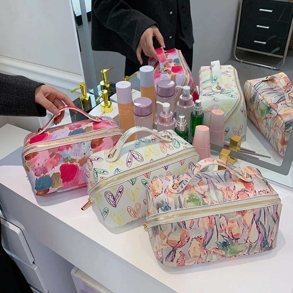 Large-capacity Makeup Bag Leather Portable Travel Wash Cosmetic Bag Toiletries Organizer Flower Print Women Zipper Cosmetic Bag
Large-capacity Makeup Bag Leather Portable Travel Wash Cosmetic Bag Toiletries Organizer Flower Print Women Zipper Cosmetic Bag