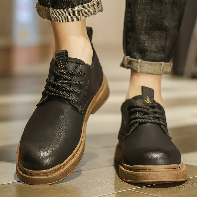Ботинки-мартинсы сезона осень-зима 2023, Модные низкие ботинки, новая британская рабочая одежда, мужская обувь, плюшевая мужская повседневная кожаная обувь
Ботинки-мартинсы сезона осень-зима 2023, Модные низкие ботинки, новая британская рабочая одежда, мужская обувь, плюшевая мужская повседневная кожаная обувь