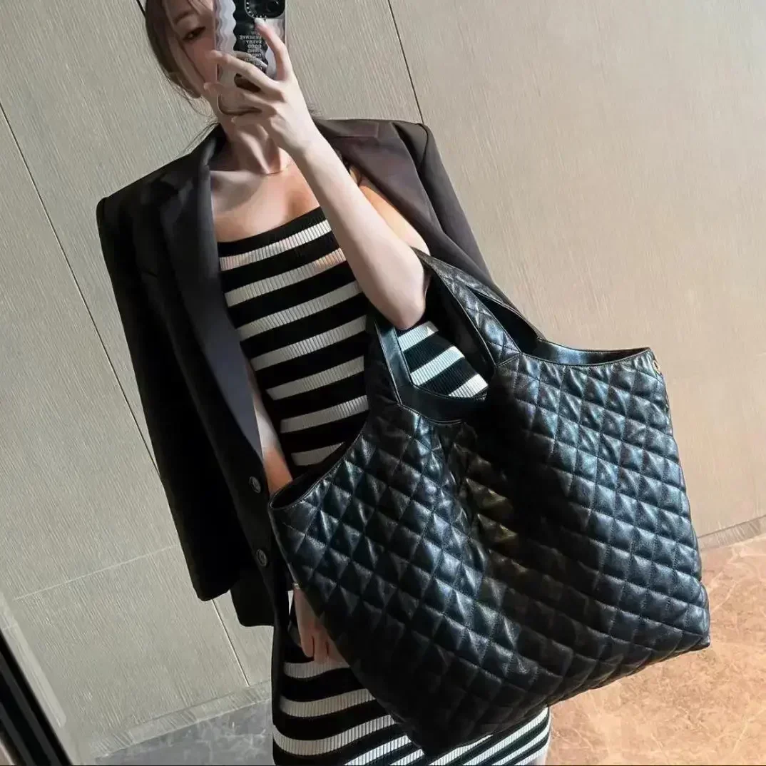 YS 2024 New Handheld Women's Bag Simple And Fashionable Lingge One Shoulder Tote Large Easy Leather Shopping
YS 2024 New Handheld Women's Bag Simple And Fashionable Lingge One Shoulder Tote Large Easy Leather Shopping