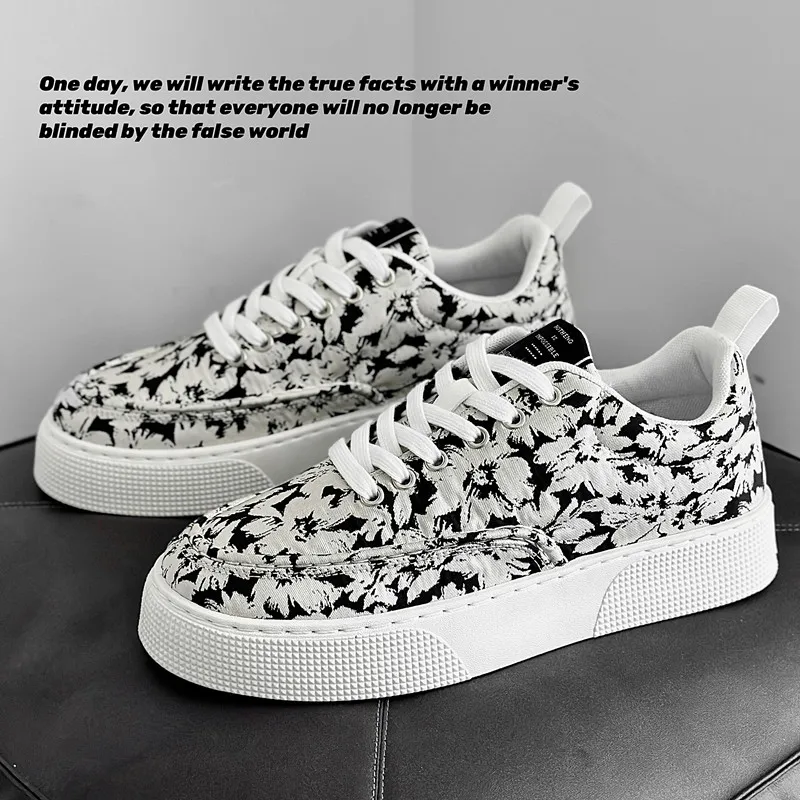 New White Graffiti Mens Sneakers 2023 Autumn Flower Canvas Shoes Men Casual Espadrilles Low-top Lace-up Men's Vulcanized Shoes
New White Graffiti Mens Sneakers 2023 Autumn Flower Canvas Shoes Men Casual Espadrilles Low-top Lace-up Men's Vulcanized Shoes