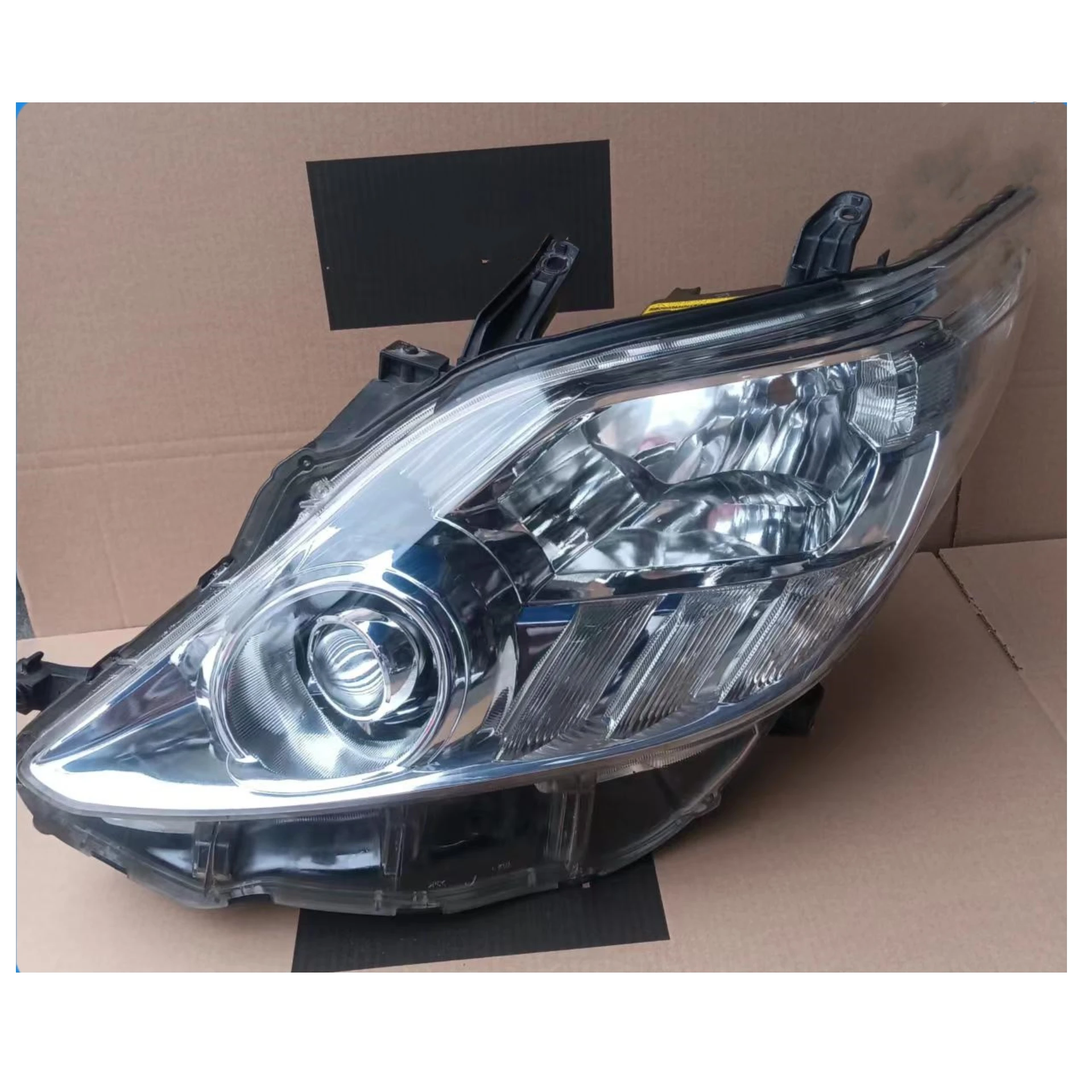 Front Headlight Assembly for Toyota Alphard Daytime Running Light Turn Signal Car Accessories
Front Headlight Assembly for Toyota Alphard Daytime Running Light Turn Signal Car Accessories