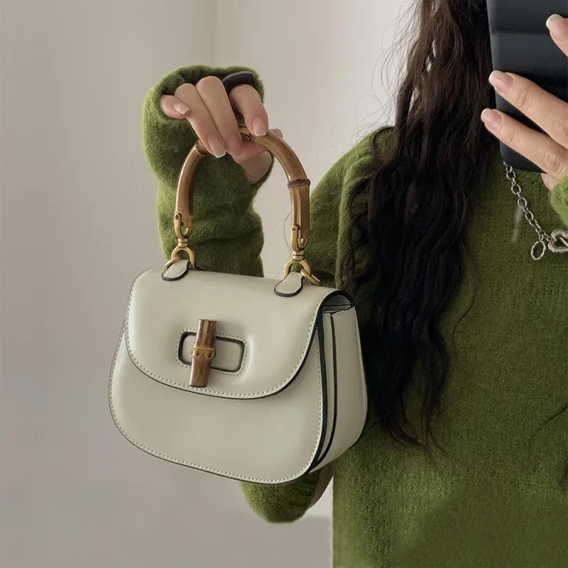 Bamboo Joint Bag 2024 Spring/Summer New Women's High end Texture Small Form Design Handheld One Shoulder Crossbody Saddle Bag
Bamboo Joint Bag 2024 Spring/Summer New Women's High end Texture Small Form Design Handheld One Shoulder Crossbody Saddle Bag