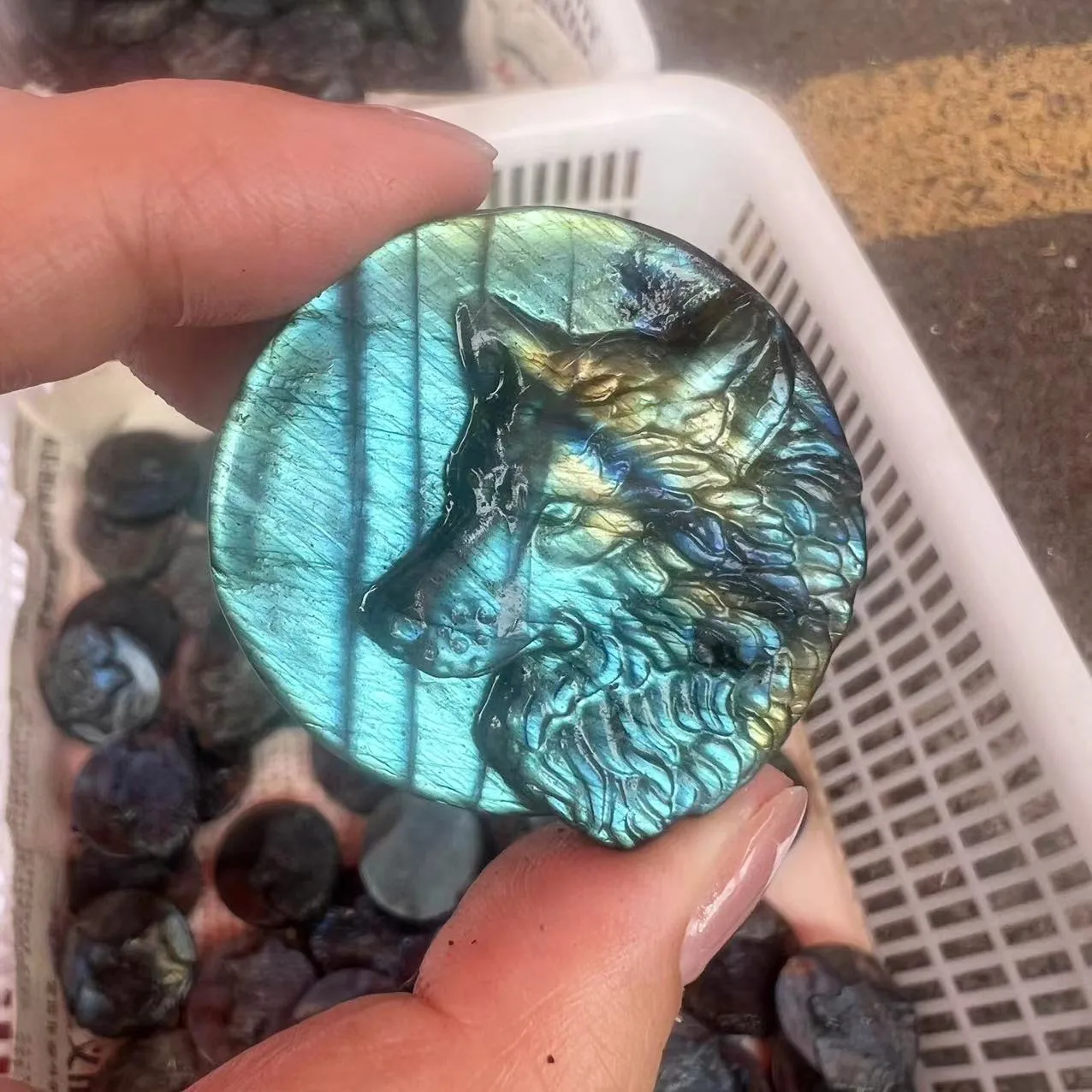 Природные кристаллы Лабрадорита, камень, резной волк, скульптура животного, Исцеление Рейки коллекционная фигурка, подарок на Хэллоуин, украшение для дома 
Природные кристаллы Лабрадорита, камень, резной волк, скульптура животного, Исцеление Рейки коллекционная фигурка, подарок на Хэллоуин, украшение для дома