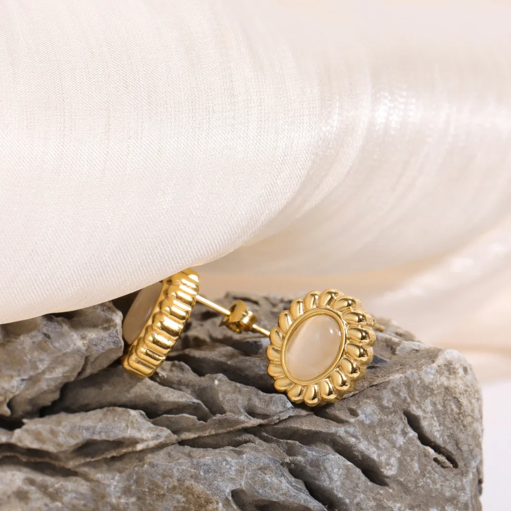 Vintage Fried Dough Twists White Fritillaria Oval Earrings French Medieval Earrings Earclips Women Earrings Free Delivery
Vintage Fried Dough Twists White Fritillaria Oval Earrings French Medieval Earrings Earclips Women Earrings Free Delivery
