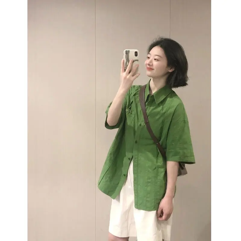 Retro Green Half Sleeve Shirt 2024 New Summer Women's Lapel Single Breasted Cardigan Casual Fashion Versatile Ladies T-shirt Top
Retro Green Half Sleeve Shirt 2024 New Summer Women's Lapel Single Breasted Cardigan Casual Fashion Versatile Ladies T-shirt Top