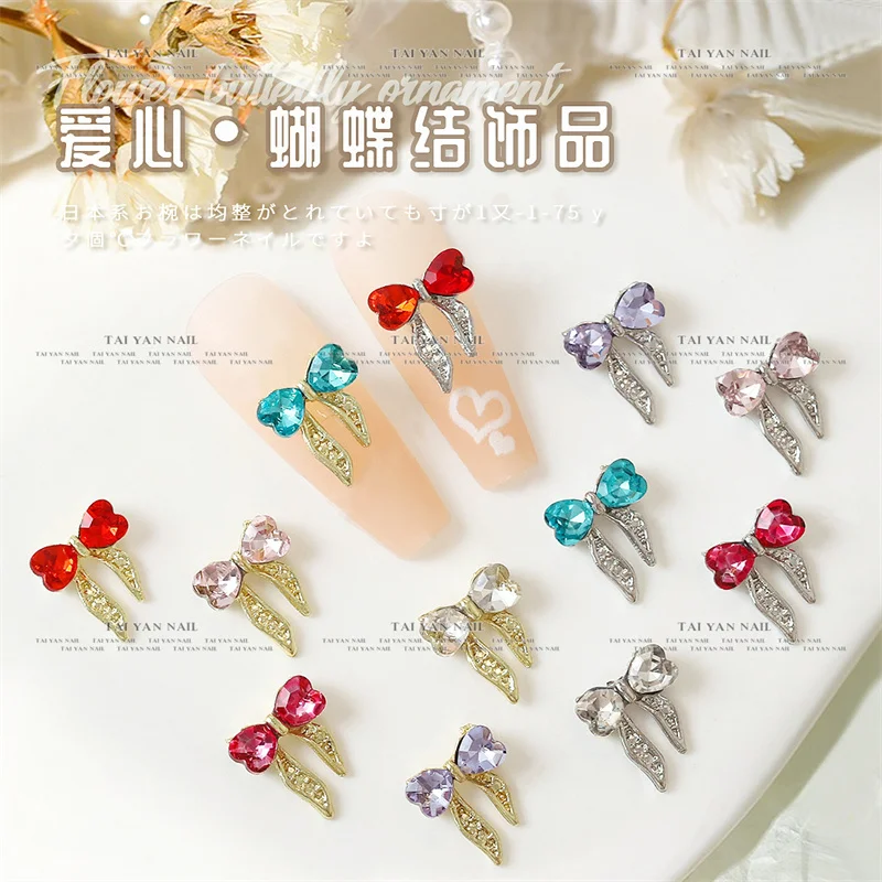 20pcs/10pcs Shiny Love Heart Crystal Rhinestones Nail Art Charms 3D Alloy Jewelry Bow Nail Decorations DIY Luxury Nail Supplies
20pcs/10pcs Shiny Love Heart Crystal Rhinestones Nail Art Charms 3D Alloy Jewelry Bow Nail Decorations DIY Luxury Nail Supplies
