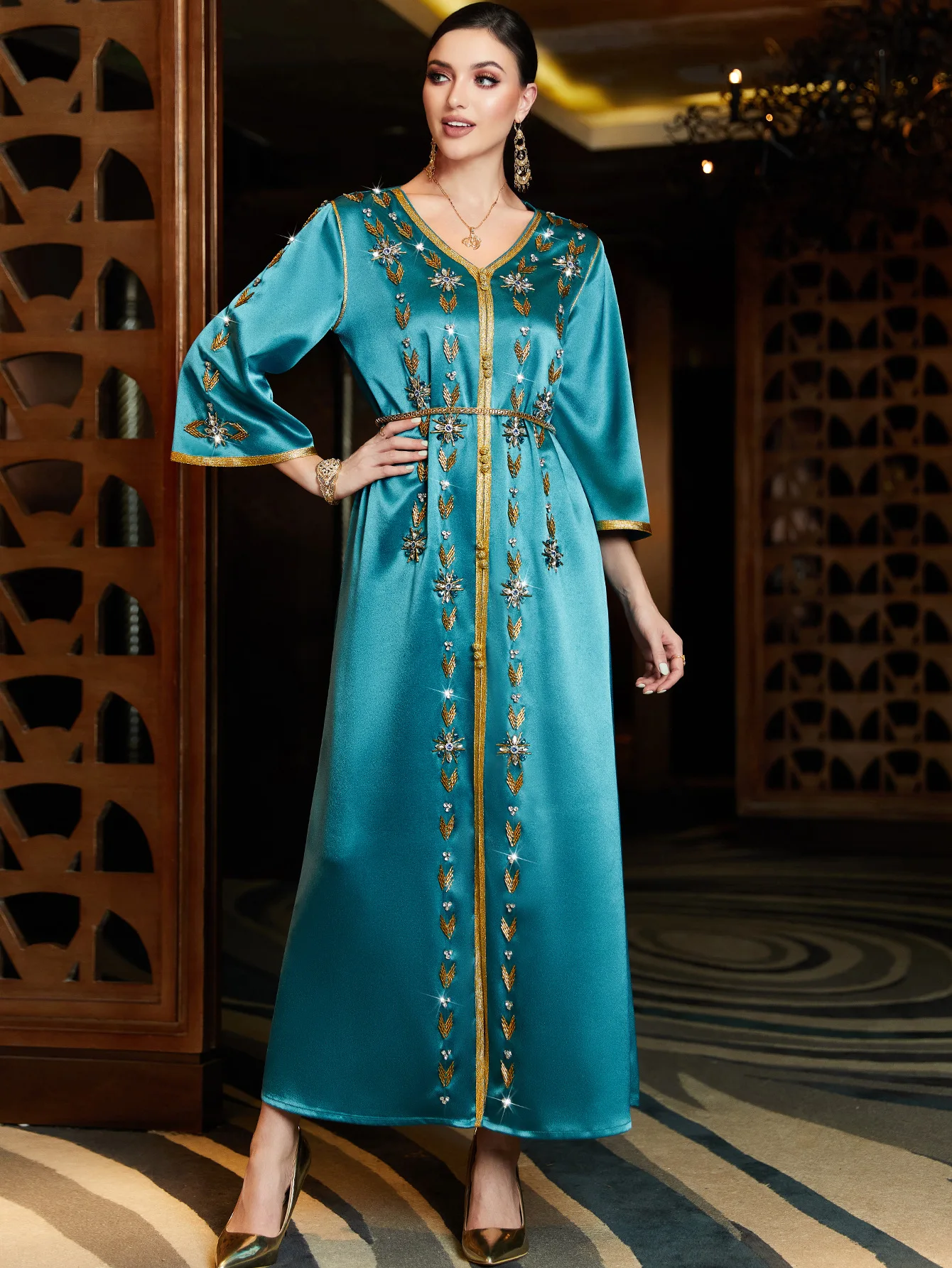 

New Style Blue V-neck Robe Middle Eastern Banquet Dress Luxury Diamonds Embroidery Long Sleeves Dubai Arabic Party Evening Gowns