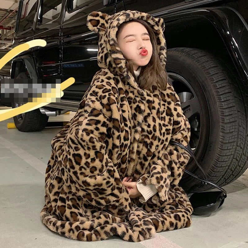 Medium Length Cute Bear Hoodie Thickened Cotton Clip Loose Leopard Pattern Plush Cotton Padded Jacket Coat
Medium Length Cute Bear Hoodie Thickened Cotton Clip Loose Leopard Pattern Plush Cotton Padded Jacket Coat
