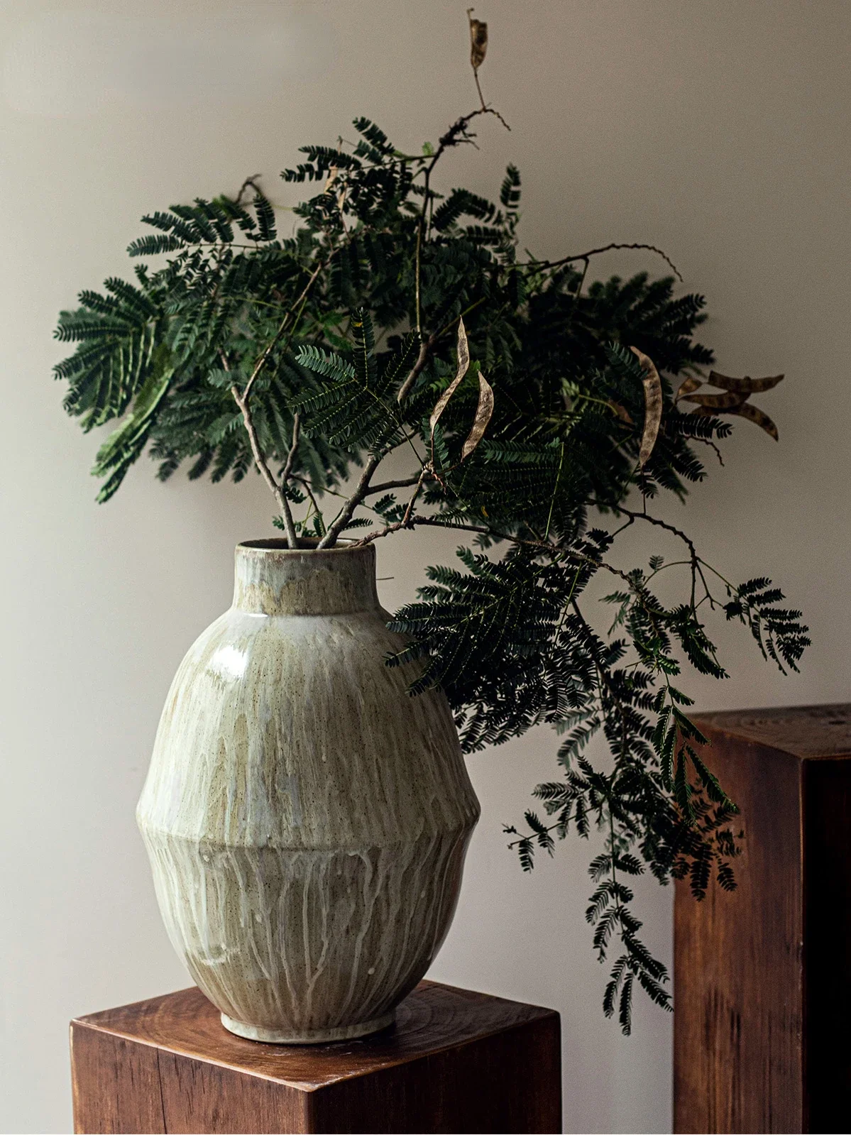 Jingdezhen wabi-sabi style stoneware perforated flower ware vintage zen big belly vase new Chinese cream hydroponic ware
Jingdezhen wabi-sabi style stoneware perforated flower ware vintage zen big belly vase new Chinese cream hydroponic ware