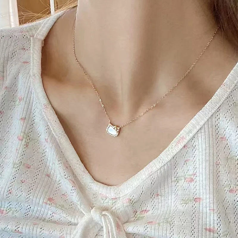 Kawaii Sanrio, Hello Kitty серебряного цвета, простое ожерелье, искусственное ожерелье, кот, милая девушка, металлический Аниме Кулон
Kawaii Sanrio, Hello Kitty серебряного цвета, простое ожерелье, искусственное ожерелье, кот, милая девушка, металлический Аниме Кулон