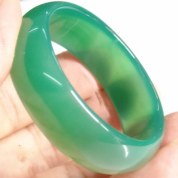 Natural Agate Ice Spinach Green Flat Wide Chalcedony Bracelet Simple Versatile Bracelet for Women
Natural Agate Ice Spinach Green Flat Wide Chalcedony Bracelet Simple Versatile Bracelet for Women