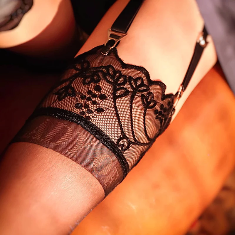 Charming French Lace Stockings Non-slip Band Silk Socks For Women Oil Shiny Party Dance Hosiery Sexy Bright Smooth Stockings
Charming French Lace Stockings Non-slip Band Silk Socks For Women Oil Shiny Party Dance Hosiery Sexy Bright Smooth Stockings