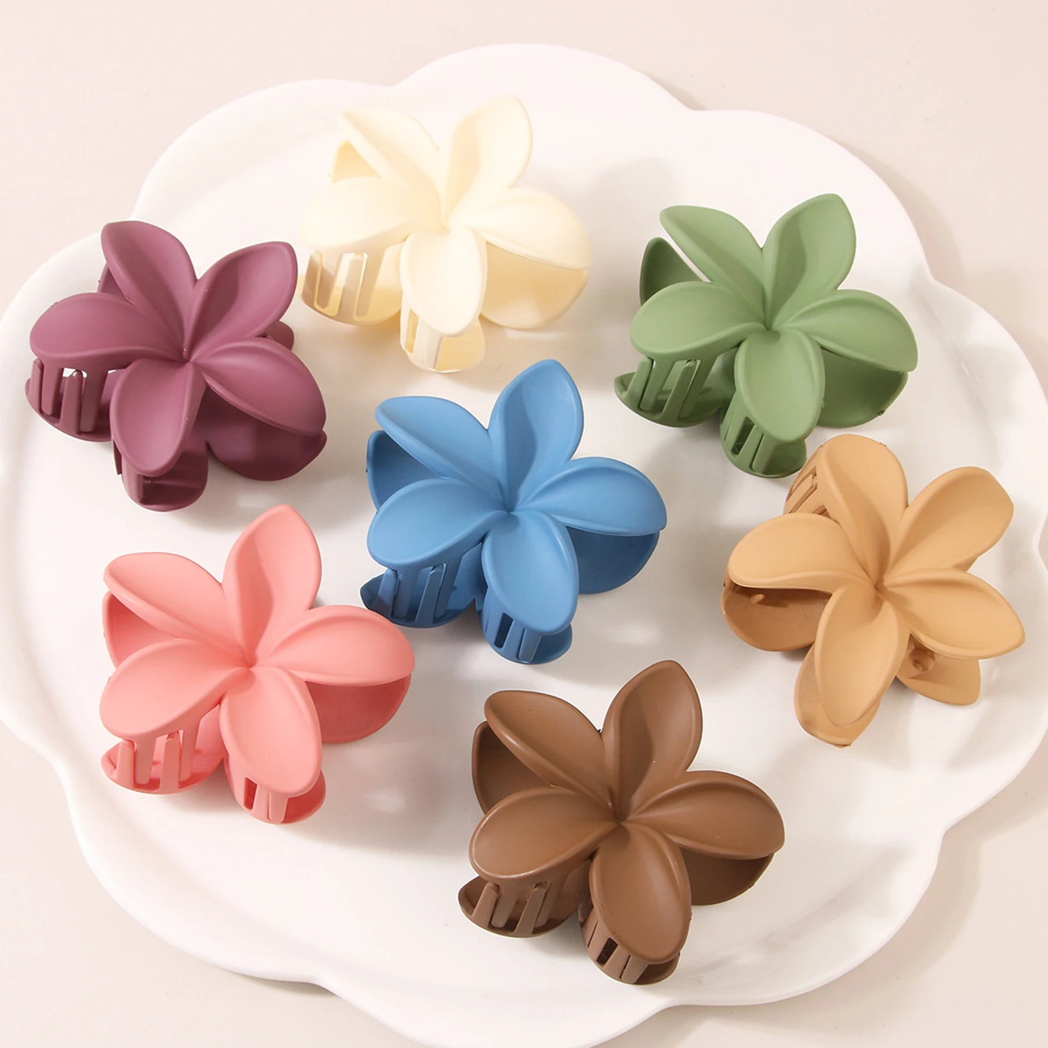 8CM New Fashion Flower Hair Claw Clip For Women Large Hair Clips Frosted Ponytail Shark Clip Fashion Headwear Hair Accessories
8CM New Fashion Flower Hair Claw Clip For Women Large Hair Clips Frosted Ponytail Shark Clip Fashion Headwear Hair Accessories