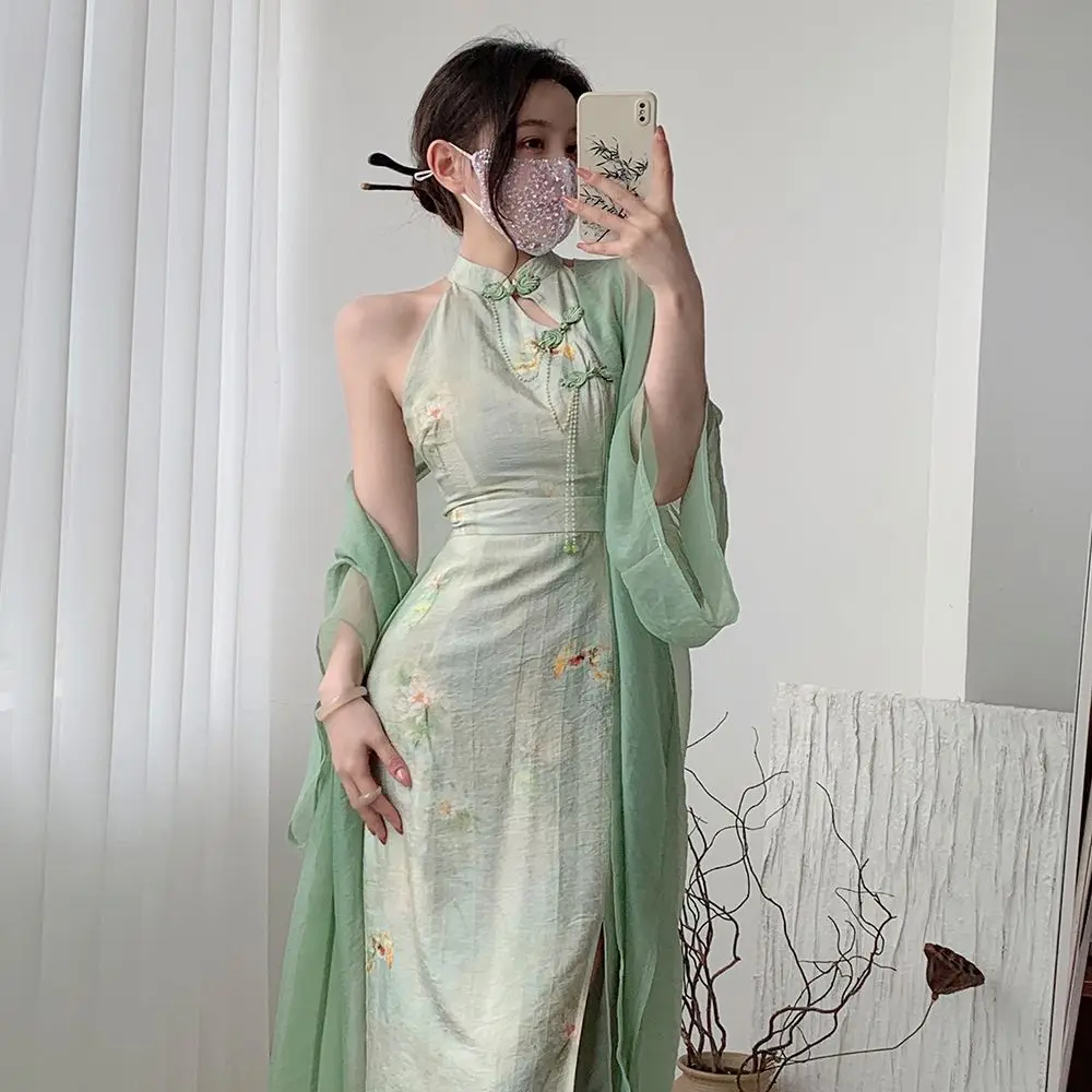 Elegant cheongsam green sexy hollow print hanging neck sleeveless slits daily spring-summer long polyester Chinese style dress
Elegant cheongsam green sexy hollow print hanging neck sleeveless slits daily spring-summer long polyester Chinese style dress