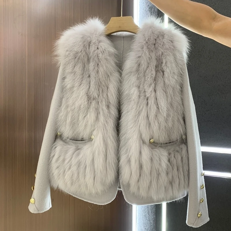 2023 100% Wool Cashmere Warm Jacket Autumn Winter Women's Real Fox Fur Vest Detachable Luxury Thick Two Piece Fur Feamle Coat
2023 100% Wool Cashmere Warm Jacket Autumn Winter Women's Real Fox Fur Vest Detachable Luxury Thick Two Piece Fur Feamle Coat