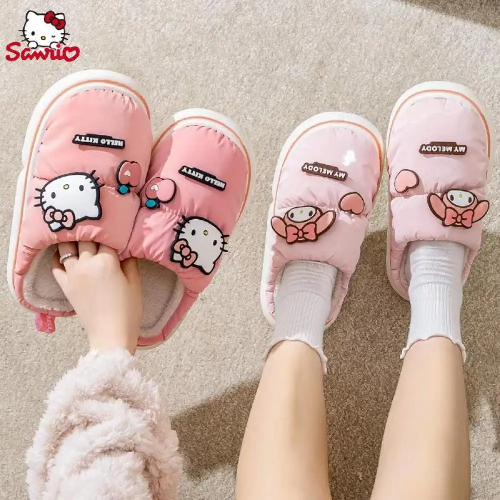 Sanrio Мультяшные зимние хлопковые тапочки Kawaii Hello Kitty Kuromi плюшевые тапочки для девочек аниме My Melody Cinnamoroll женская обувь
Sanrio Мультяшные зимние хлопковые тапочки Kawaii Hello Kitty Kuromi плюшевые тапочки для девочек аниме My Melody Cinnamoroll женская обувь