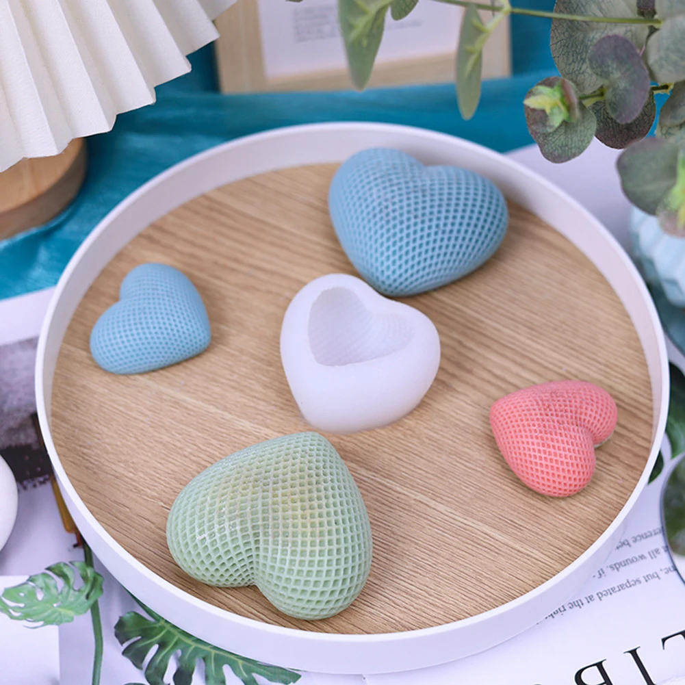 3D Heart-Shaped Cake Baking Mould Candle Soap Silicone Tool Braided Love Handmade Valentine's Day Gift Wedding Decor
3D Heart-Shaped Cake Baking Mould Candle Soap Silicone Tool Braided Love Handmade Valentine's Day Gift Wedding Decor