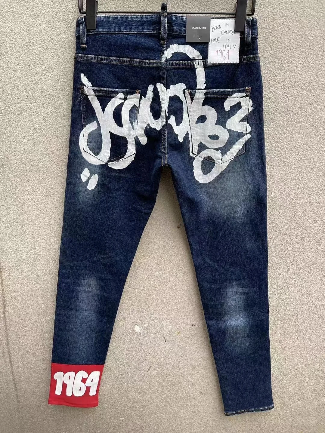 2023 New D2 Jeans, Men's Blue Slim Fit, Small Feet, Casual, Micro Elastic, Worn, Spliced, Washable
2023 New D2 Jeans, Men's Blue Slim Fit, Small Feet, Casual, Micro Elastic, Worn, Spliced, Washable