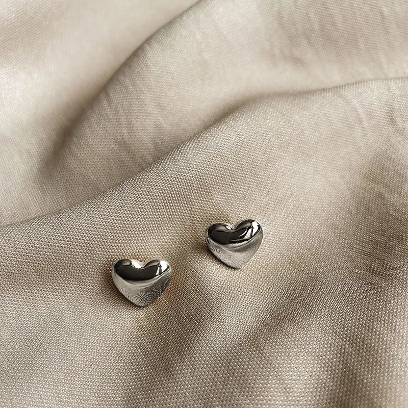 Mini Heart Stud Earrings for Women Silver Color Jewelry Trendy Simple Metal Love Small Earrings Cute Accessories
Mini Heart Stud Earrings for Women Silver Color Jewelry Trendy Simple Metal Love Small Earrings Cute Accessories
