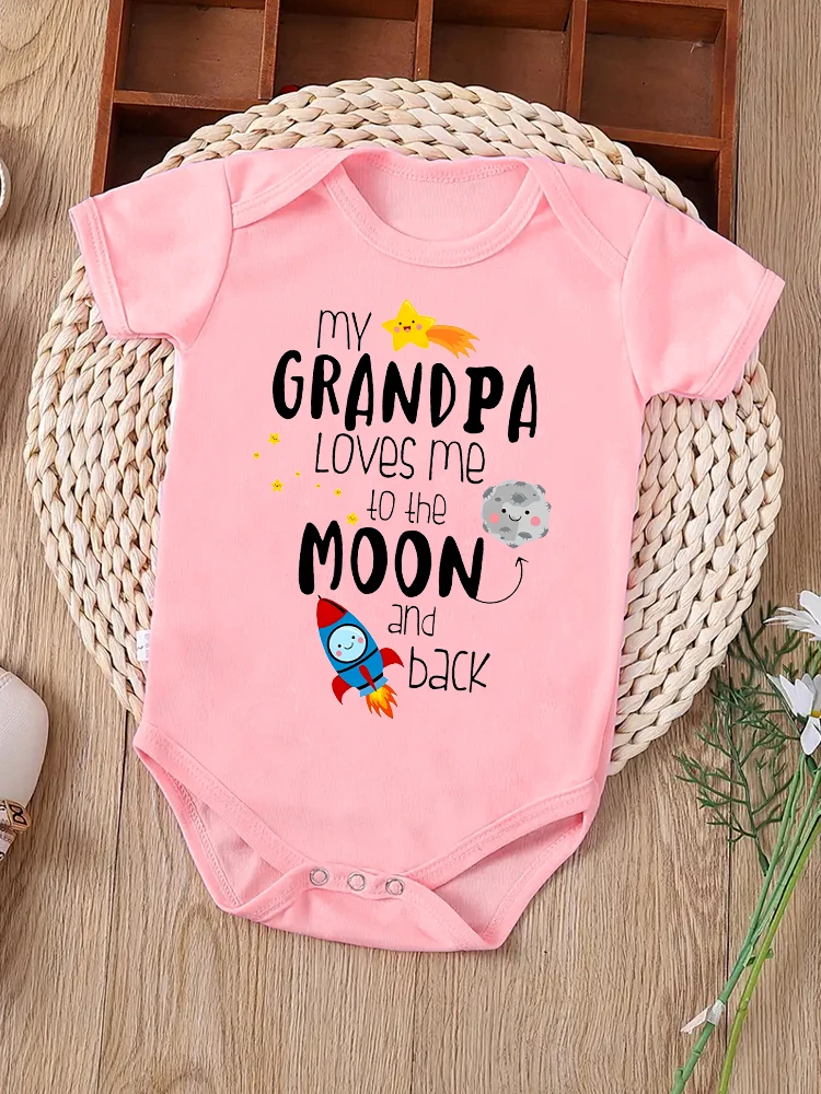 My Grandpa Loves Me To The Moon and Back Cute Letter Printed Newborn Baby Romper Bodysuit Soft and Comfortable Baby Onesie 10 Se964205deec747828b18010702e11216l