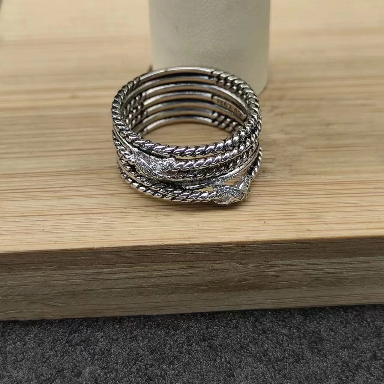 Popular Jewelry DY High Quality Women's Timeless Ring Silver Pated Wholesale Free Shipping
Popular Jewelry DY High Quality Women's Timeless Ring Silver Pated Wholesale Free Shipping