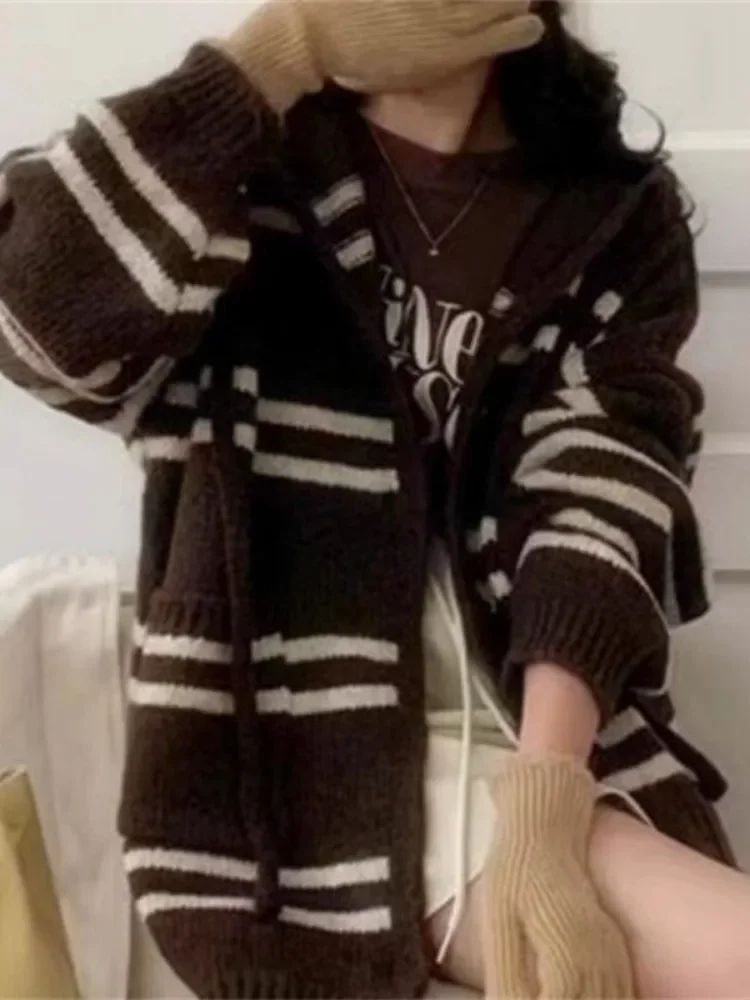 2023 Loose Sweet Aesthetic Casual Coats Autumn All Match Knitted Striped Sweaters Hooded Streetwear Women Grunge Cardigans
2023 Loose Sweet Aesthetic Casual Coats Autumn All Match Knitted Striped Sweaters Hooded Streetwear Women Grunge Cardigans