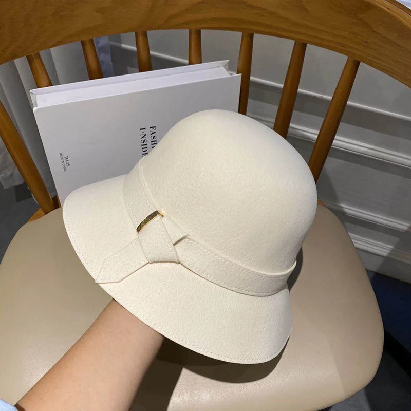 Japanese simple art small edge fisherman hat lady autumn and winter leisure woollen basin hat holiday shading English felt
Japanese simple art small edge fisherman hat lady autumn and winter leisure woollen basin hat holiday shading English felt