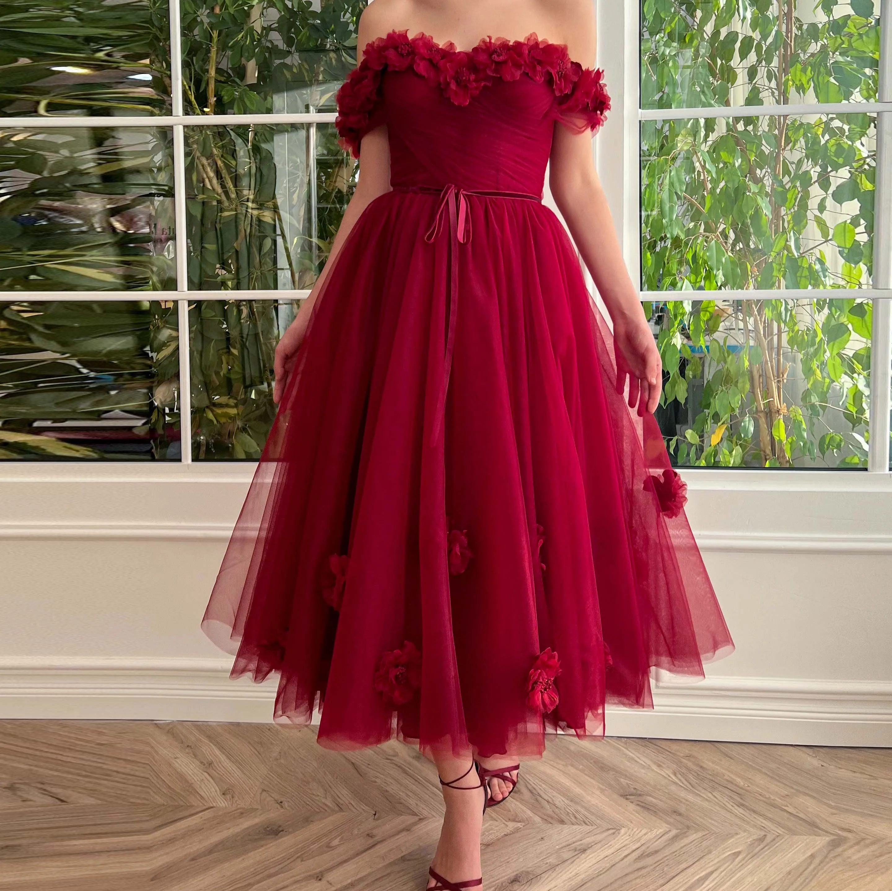 Burgundy A-Line Boat Neck 3D Flowers Tulle Illusion Prom Evening Dress Formal Tea-Length Women Party Dress
Burgundy A-Line Boat Neck 3D Flowers Tulle Illusion Prom Evening Dress Formal Tea-Length Women Party Dress