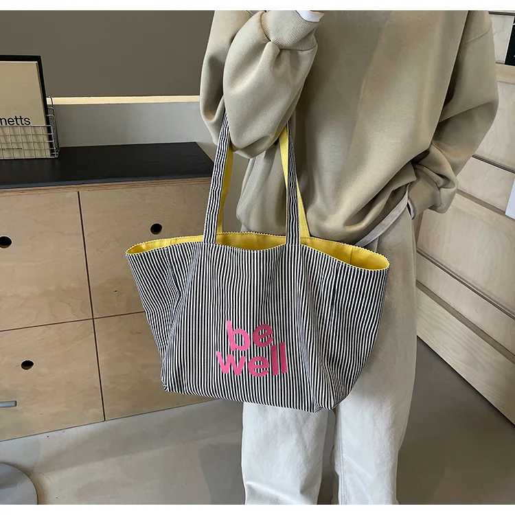 2025 New Fashion Striped Women's Shoulder Bag 19 Se98981029cbf4397890d33333ee8d2c6v