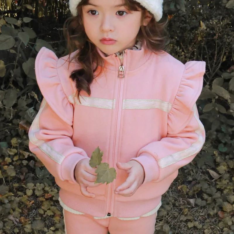 

2023 Winter Children's Wear Children's and Girls' Fashionable Fitted Edge Plush Sweater Casual Coat Fashionable and Versatile