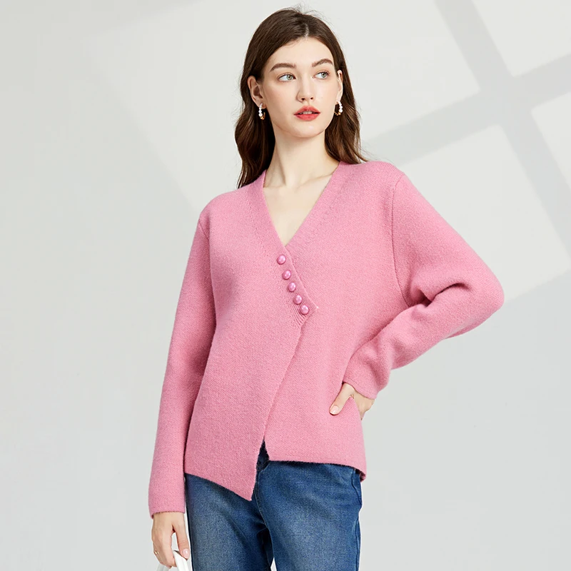 2023 New Autumn Winter Women V-Neck Loose Pullover Sweater Fashion Buttons Irregular Designer Casual Knitted Sweater
2023 New Autumn Winter Women V-Neck Loose Pullover Sweater Fashion Buttons Irregular Designer Casual Knitted Sweater