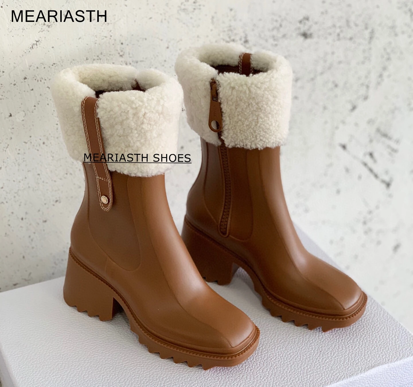 2022 Square Toe Rain Boots For Women PVC Chunky Heel Thick Sole Ankle Boots New Ladies Winter Plush Shoes Designer Chelsea Boots
2022 Square Toe Rain Boots For Women PVC Chunky Heel Thick Sole Ankle Boots New Ladies Winter Plush Shoes Designer Chelsea Boots