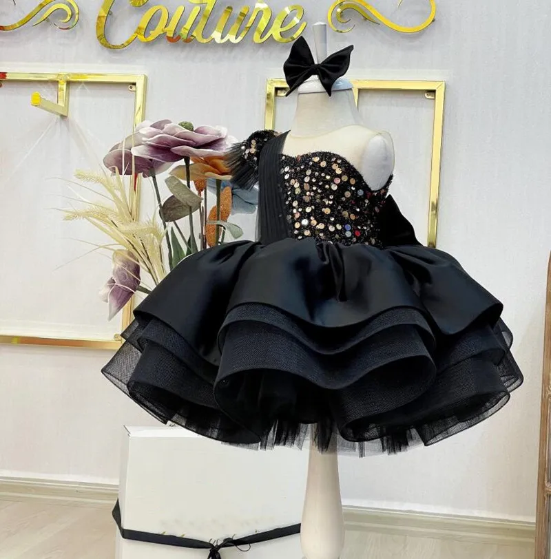 Black Sparkly Dress For Baby Girl Sheer Neck Knee Length Princess First Birthday Dress Toddler Baptism Gown Photoshoot
Black Sparkly Dress For Baby Girl Sheer Neck Knee Length Princess First Birthday Dress Toddler Baptism Gown Photoshoot