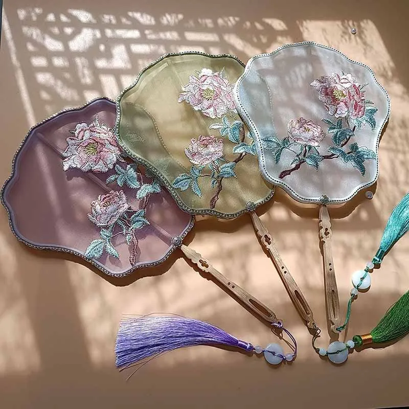 Hanfu Fan Women Ancient Fan Chinese Style Embroidery Flowers Fan Summer Classical Palace Dance Small Hanfu Fan For Women
Hanfu Fan Women Ancient Fan Chinese Style Embroidery Flowers Fan Summer Classical Palace Dance Small Hanfu Fan For Women