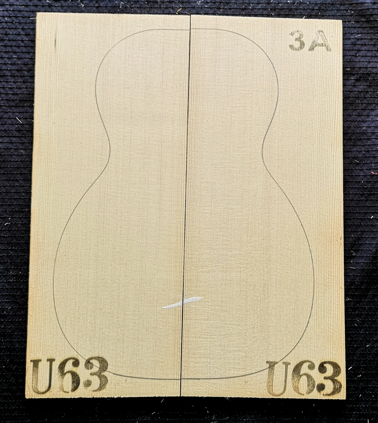 23/26 "Ukulele 3A/Euclidean guitar panel made of German and European Alpine spruce materials
23/26 "Ukulele 3A/Euclidean guitar panel made of German and European Alpine spruce materials