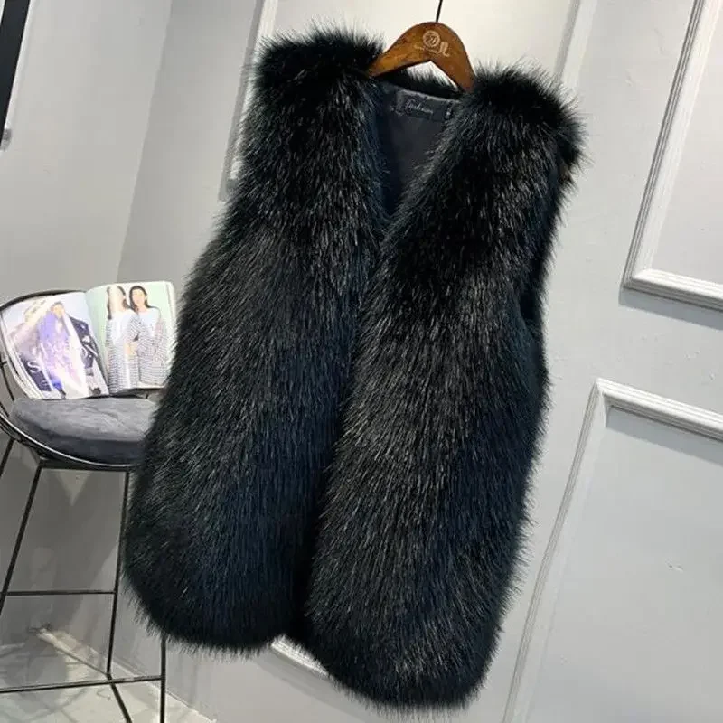 Women Fur Vest 2023 New Autumn Female Waistcoat Faux Fur Coat Warm Solid Color Jacket V-collar Sleeveless Short Coat N49
Women Fur Vest 2023 New Autumn Female Waistcoat Faux Fur Coat Warm Solid Color Jacket V-collar Sleeveless Short Coat N49