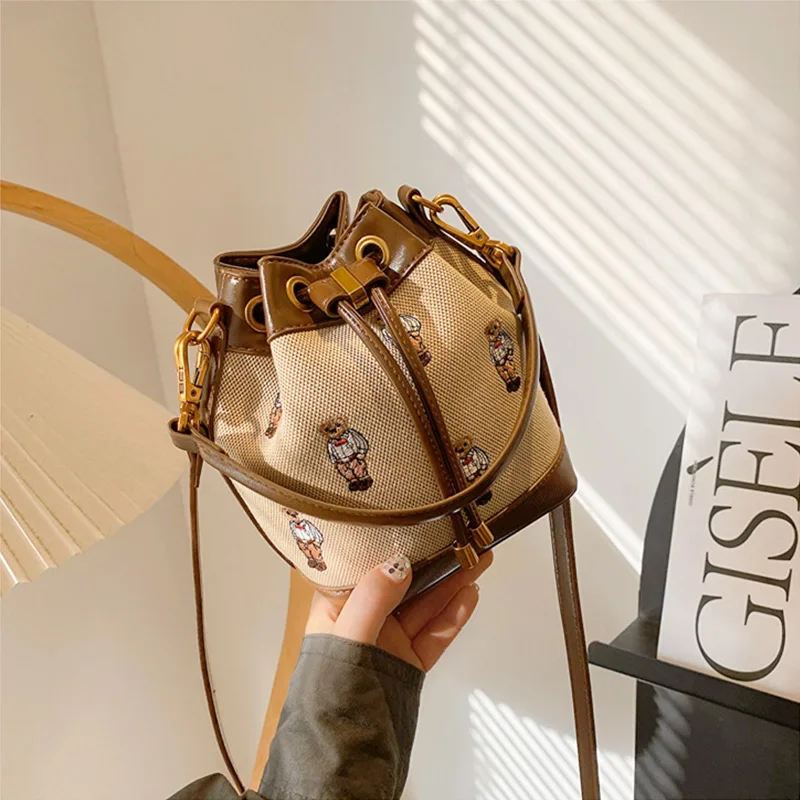 2024 brand Canvas Bucket hand Women's Crossbody Messenger Bag High Capacity Handheld Shoulder Armpit Bags Handbags Clutch Purse
2024 brand Canvas Bucket hand Women's Crossbody Messenger Bag High Capacity Handheld Shoulder Armpit Bags Handbags Clutch Purse