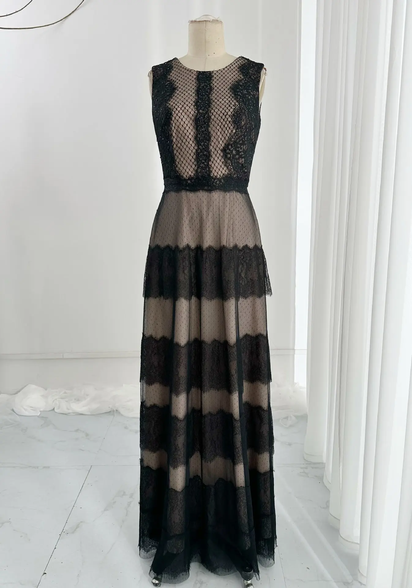 Black Duck Elegant And Intellectual Sleeveless Mesh A Fixed Daily Long Evening Dress Skirt M2050
Black Duck Elegant And Intellectual Sleeveless Mesh A Fixed Daily Long Evening Dress Skirt M2050