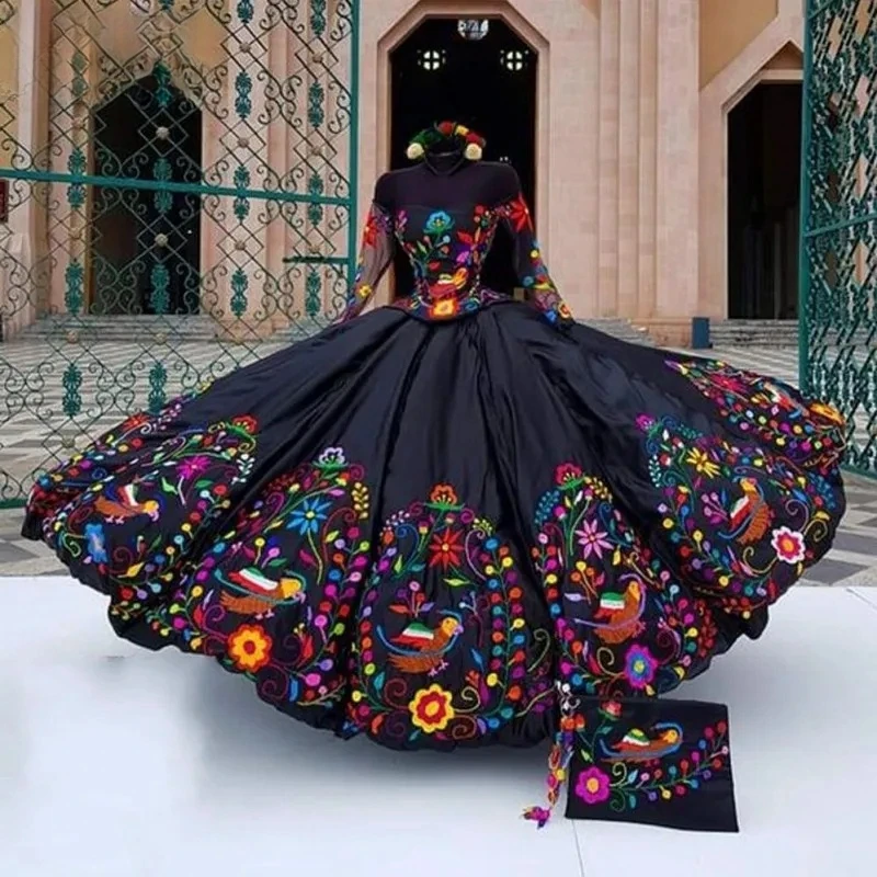 Черные Бальные платья Charro Quinceanera, бальное платье с длинным рукавом и вышивкой, пышные мексиканские милые платья 16 лет 15 лет
Черные Бальные платья Charro Quinceanera, бальное платье с длинным рукавом и вышивкой, пышные мексиканские милые платья 16 лет 15 лет