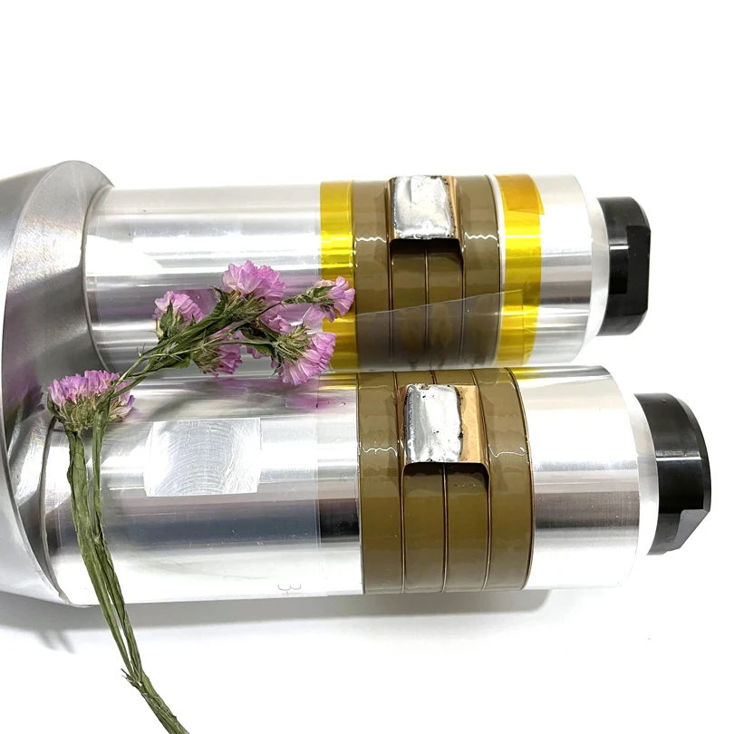 Цифровой ультразвуковой сварочный генератор высокой мощности 20 кГц 3200 Вт для стандартного пластикового сварочного аппарата 
Цифровой ультразвуковой сварочный генератор высокой мощности 20 кГц 3200 Вт для стандартного пластикового сварочного аппарата