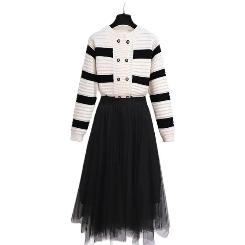 2022 Autumn and Winter Skirt Suit Self Cultivation Color Contrast Black White Free Shipping
2022 Autumn and Winter Skirt Suit Self Cultivation Color Contrast Black White Free Shipping